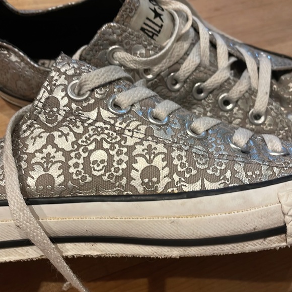 Rare Converse All Star Silver Skull Women’s Size 7 - Picture 3 of 15